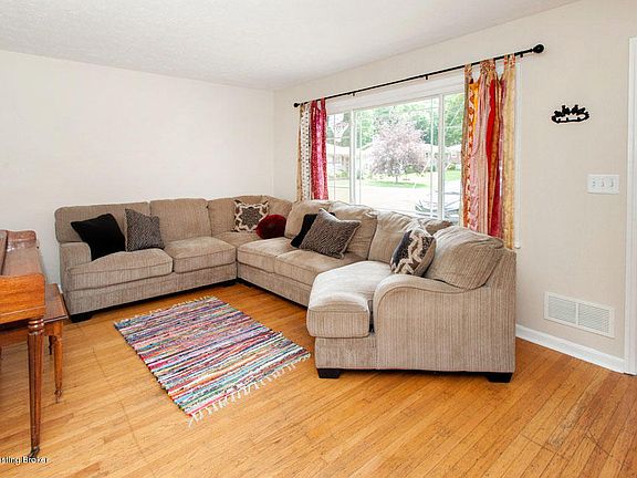 4th image of 4200 Winter Park Dr