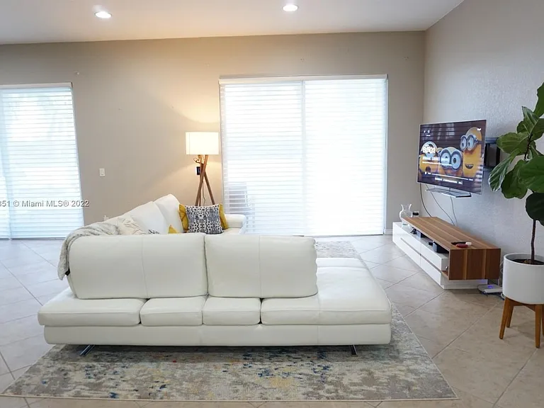 878 Lavender Cir #878 — Photo 6