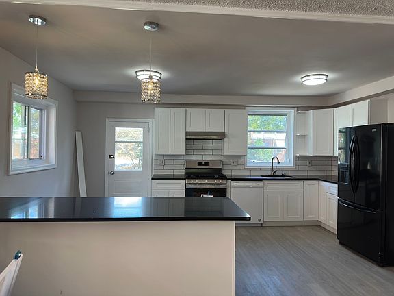 4th image of 3231 Fuller St