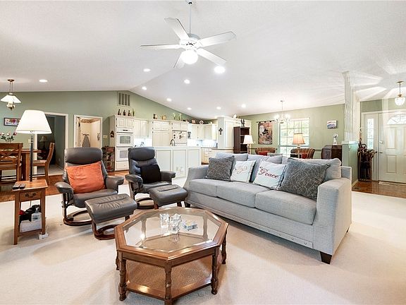 4th image of 44 Mayfair Dr
