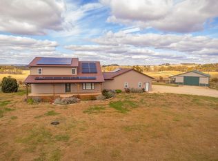 7876 Hickory Grove Rd, Savanna, IL 61074