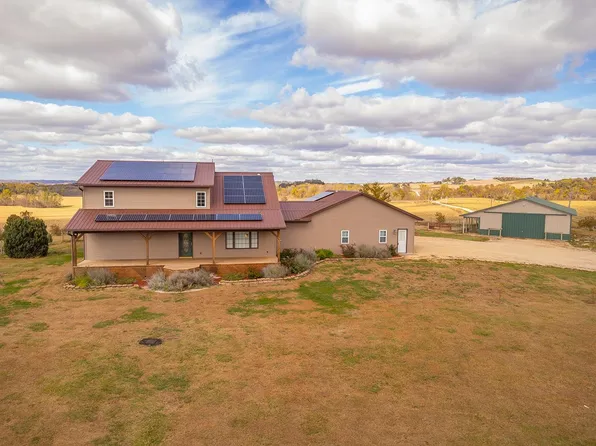 7876 Hickory Grove Rd, Savanna, IL 61074