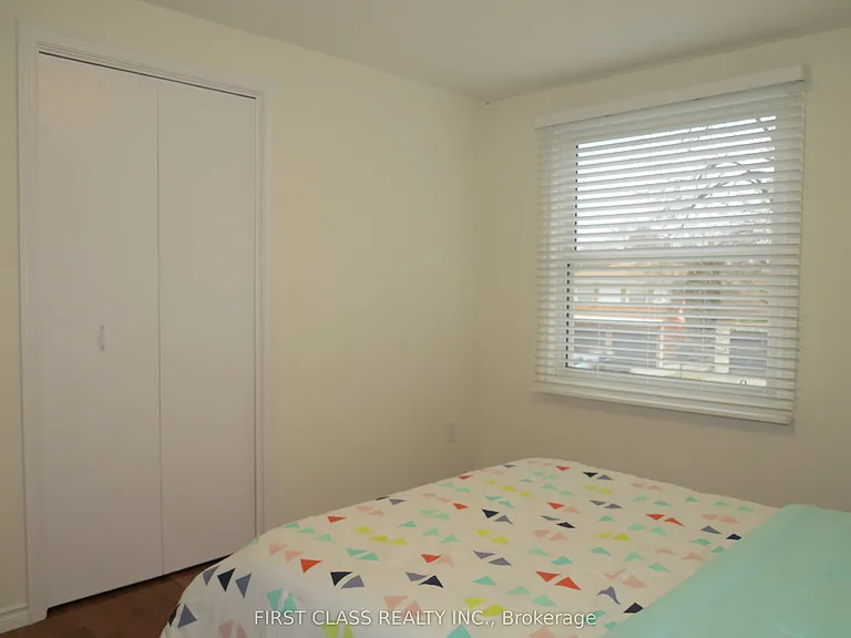 4 Meridene Cres E — Photo 32