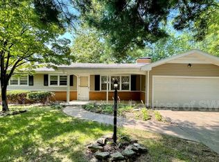 2010 E Rosebrier St, Springfield, MO 65804