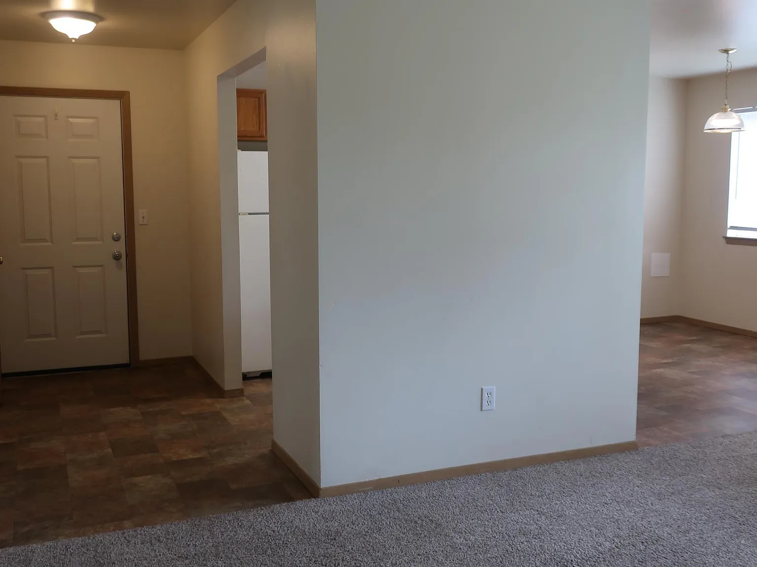 2 bed, 1001 sqft, $1,500 — Photo 4