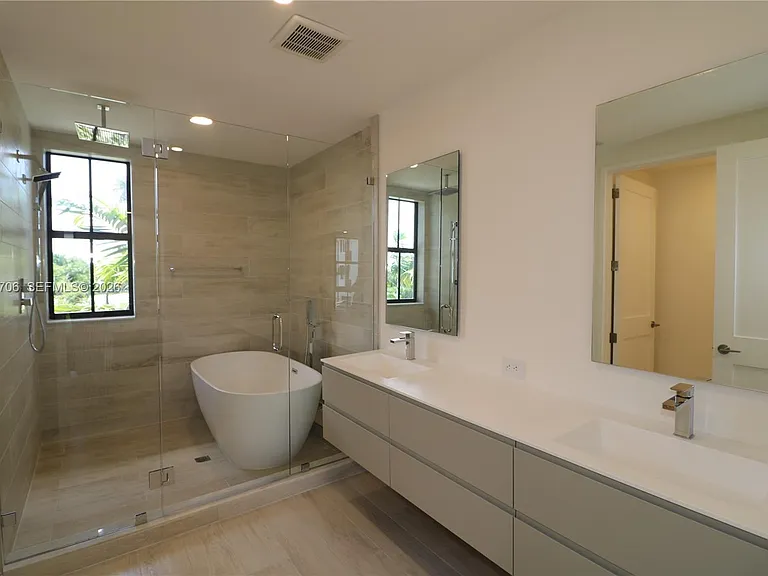 7504 SW 100th St #17 — Photo 12
