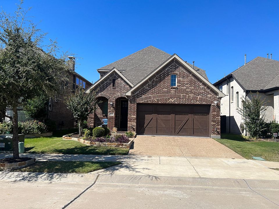 1st image of 212 Highwood Trl