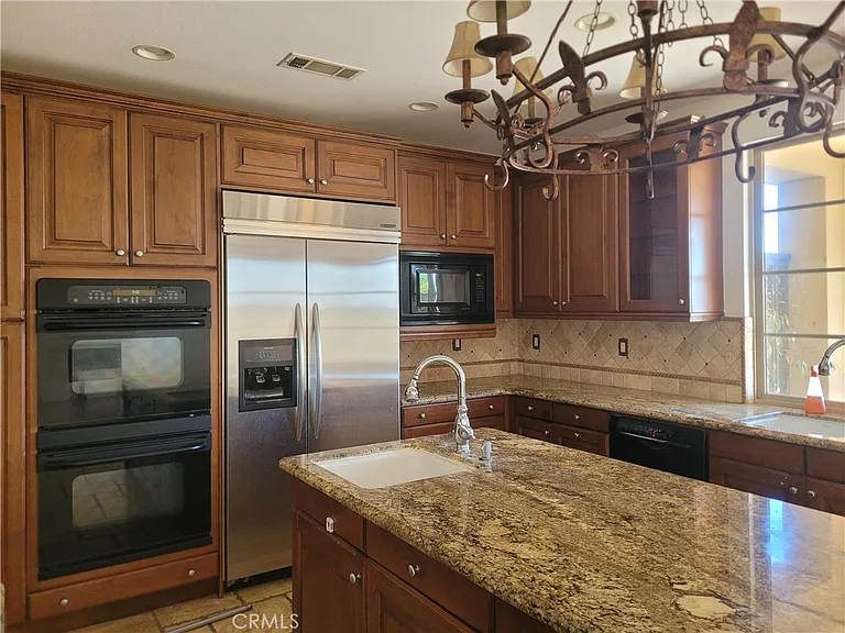 55 Valley Ter — Photo 10