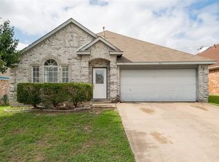 906 Blossomwood Ct, Arlington, TX 76017