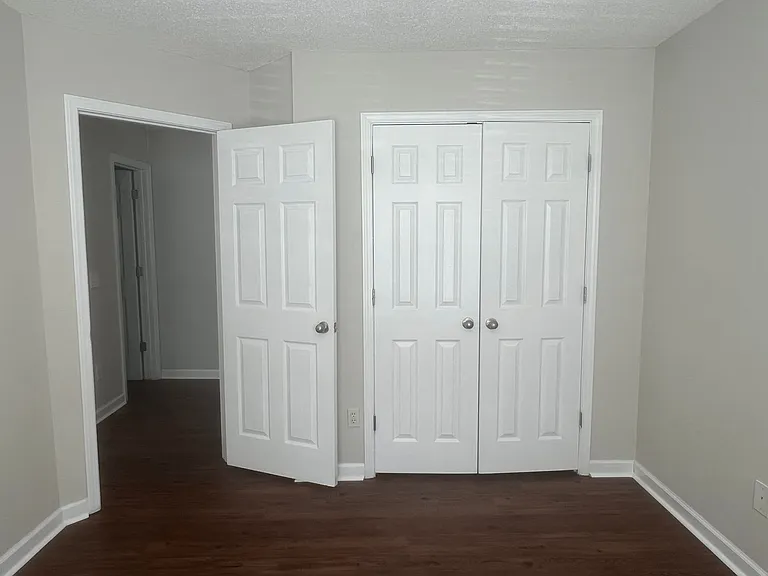 401 Timberwind Dr — Photo 32
