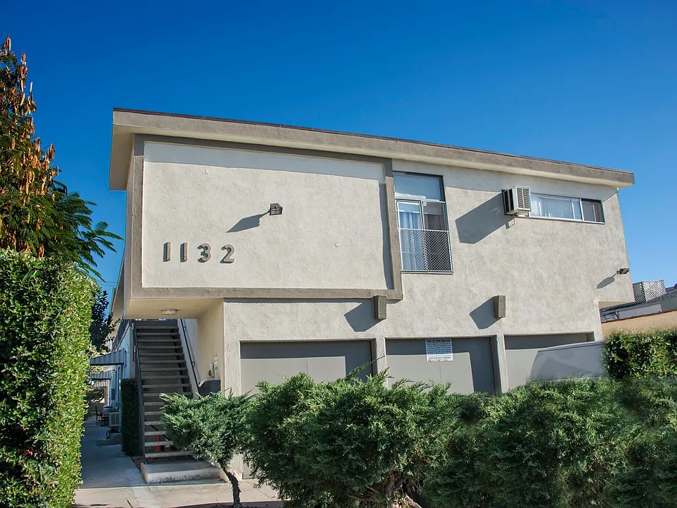 1132 Rosedale Ave