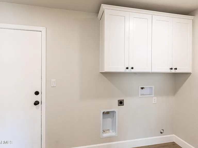 2571 E Captain Dreyfus Ave — Photo 12
