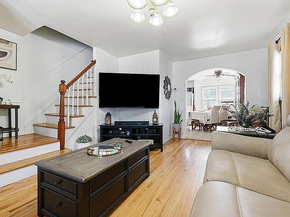 3rd image of 12002 Inwood St