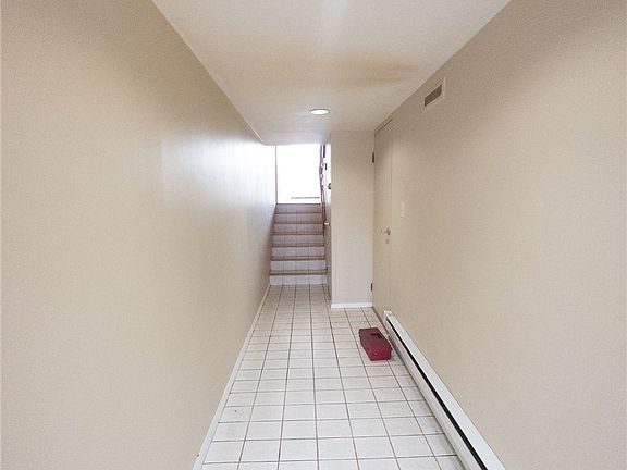 2nd image of 51 Blackbriar