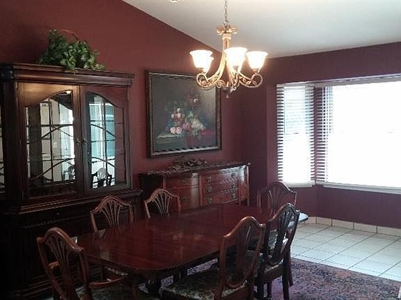 3rd image of 1610 Gardenia Ct