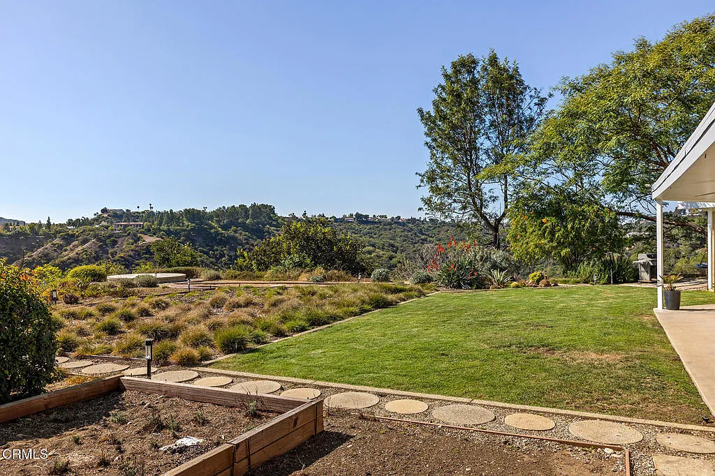 4 bed, 3.0 bath, 3089 sqft, $10,000 — Photo 4