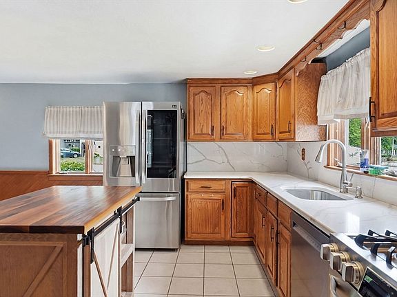 3rd image of 31 Herrick Rd
