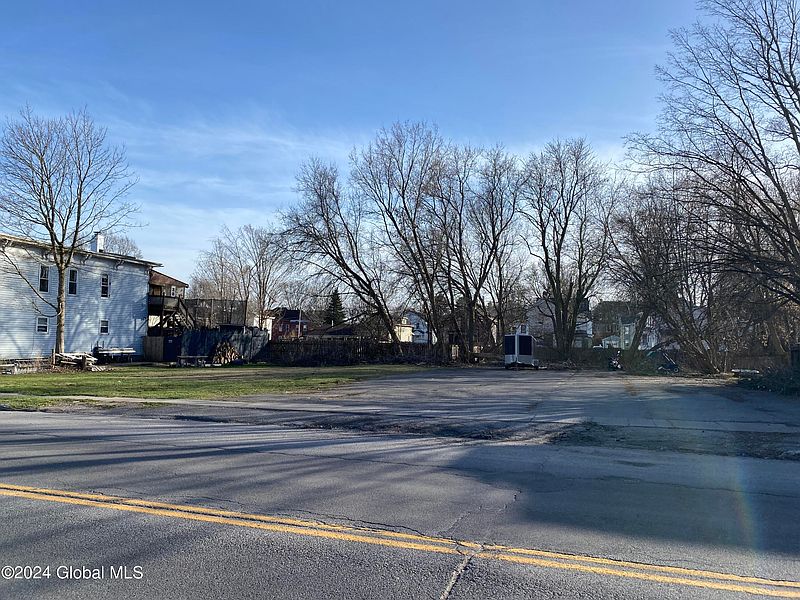 3rd image of 204-206 W State Street