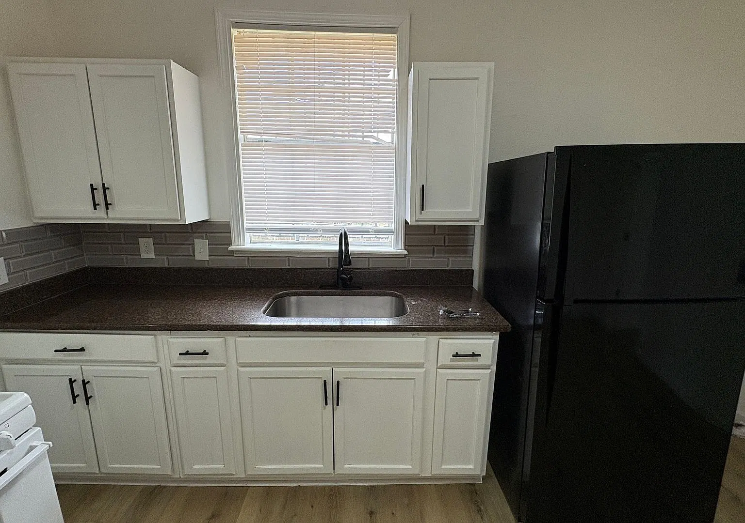 This beautifully remodeled 3bedroom, 1bath house in NLR $1175/month. — Photo 4