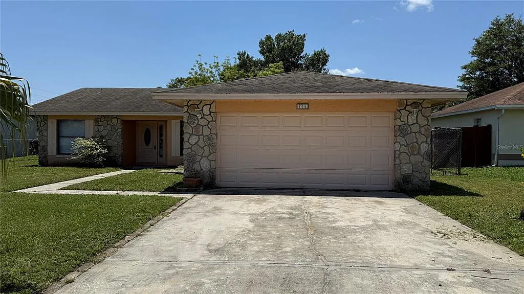 3 bed, 2.0 bath, 1565 sqft, $1,650 — Photo 1