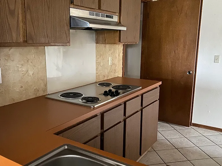 6448 W Hefner Rd — Photo 3