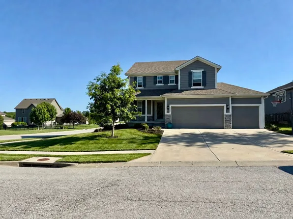 932 SE Scarlet Ct, Blue Springs, MO 64014