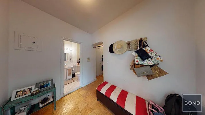 Rented by Bond New York | media 4