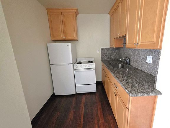 3rd image of 2253 Central Ave #H