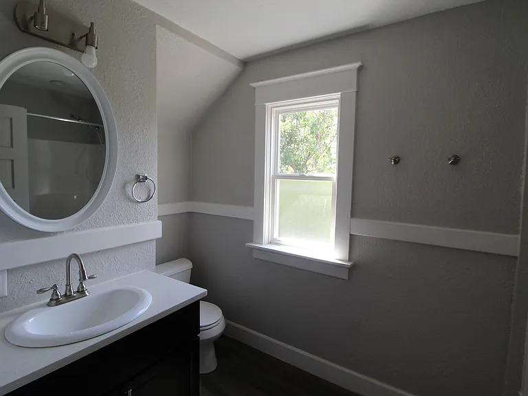 1306 E Montgomery Ave — Photo 39