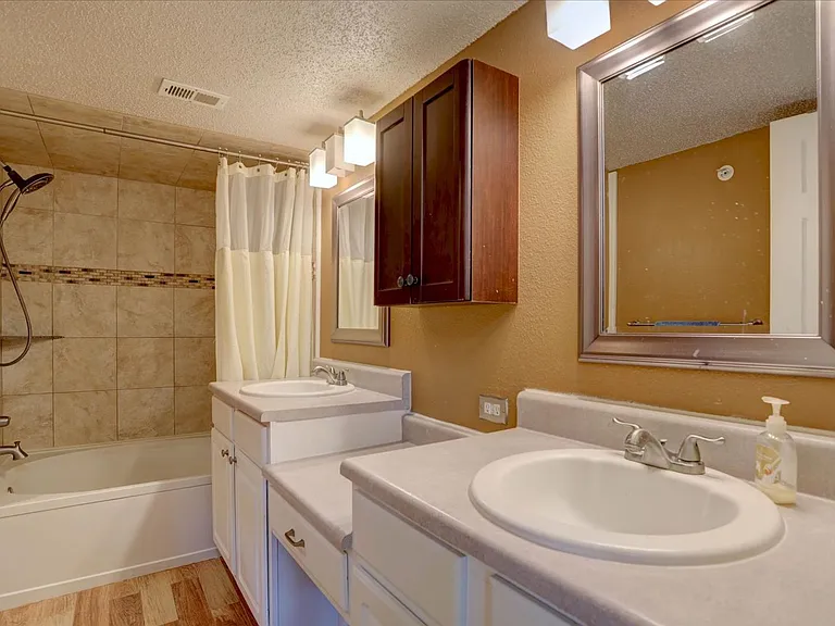 1849 Spaulding Cir — Photo 19