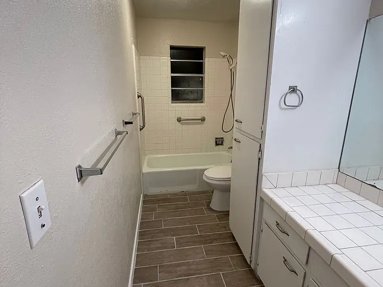 600 E Sunset Dr — Photo 8