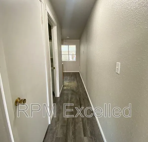 630 M St NE — Photo 6