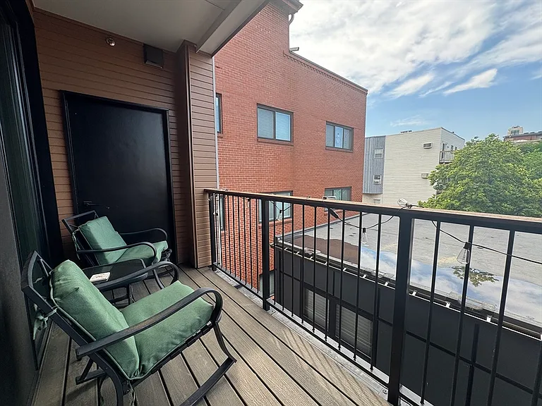 277 Border St #402 — Photo 3
