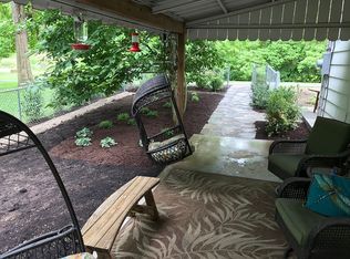 2 Massaro Pl, Oakdale, PA