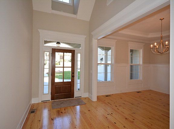 3rd image of 4107 Shady Oaks Dr