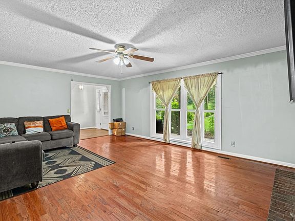5th image of 4005 Pinewood Dr