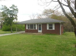 2166 Riverside Dr, Jackson, TN 38301