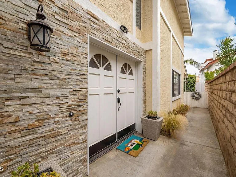 4850 Amalfi Way — Photo 46