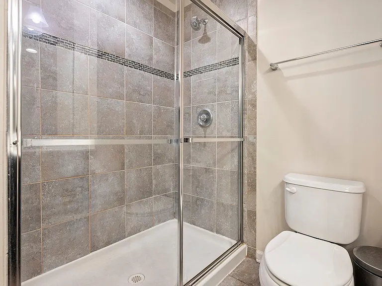 4527 Foster Ave — Photo 15