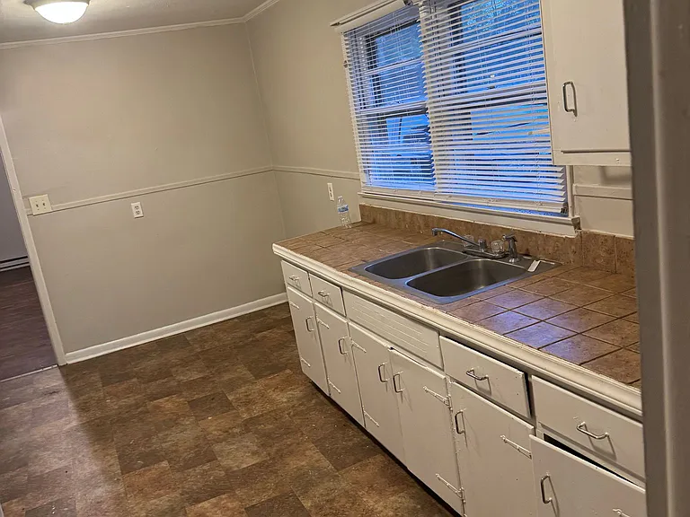 400 Lake Dr #400 — Photo 5