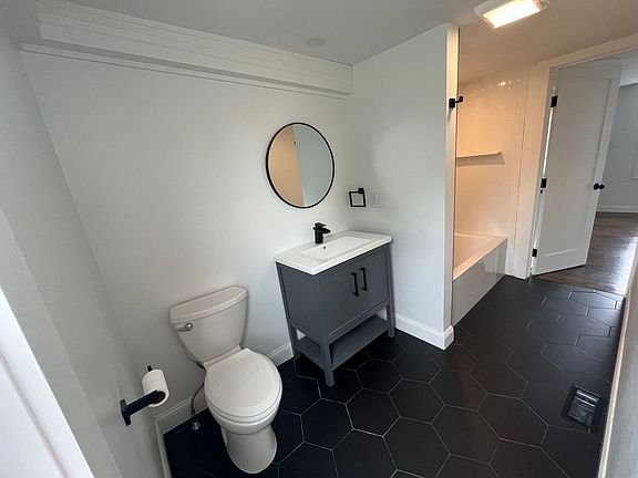 4th image of 284 School St #160