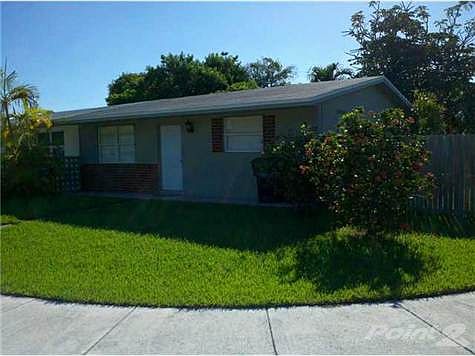 2nd image of 1901 SW 68th Ter