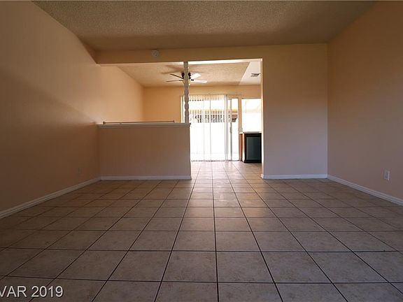 3rd image of 6138 Meadowgrass Ln