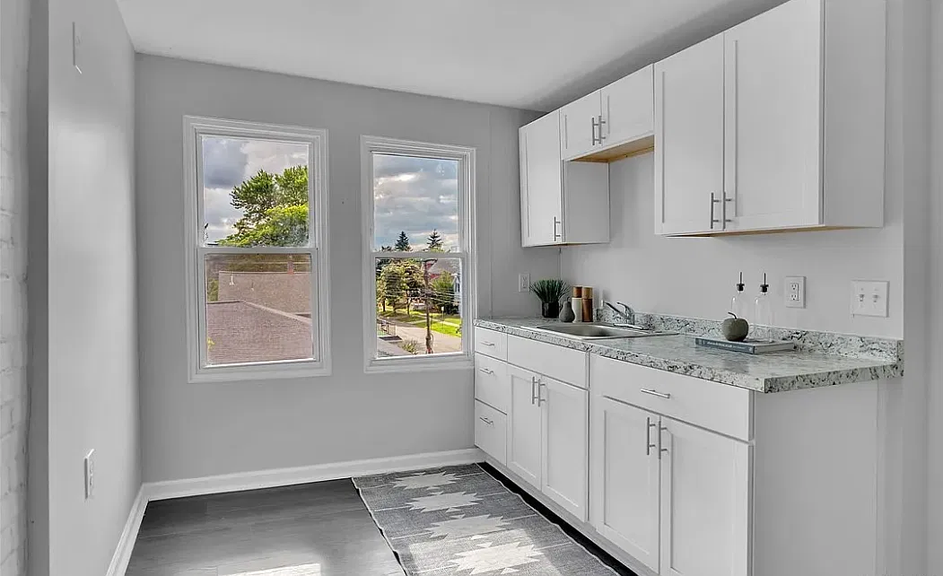 2 bed, 842 sqft, $1,200 — Photo 3