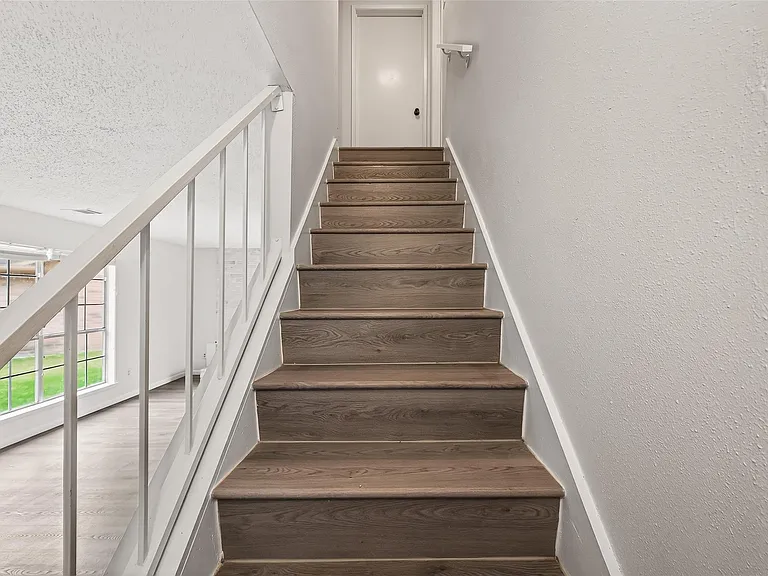 7523 La Place Dr — Photo 20