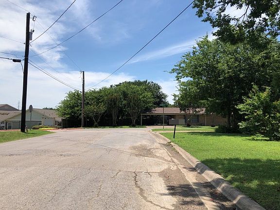 4th image of 213 Churchill Ave
