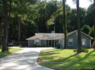 31 Chesterfield Lake Dr, Beaufort, SC 29906