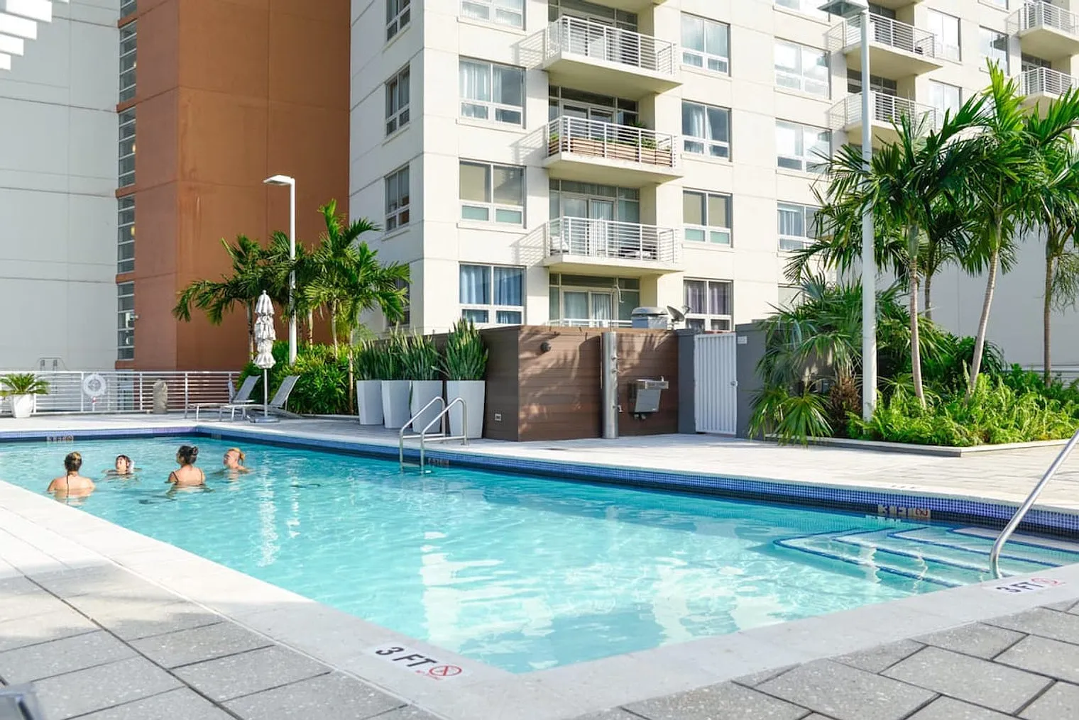 1 bed, 1.0 bath, 731 sqft, $3,948 — Photo 4