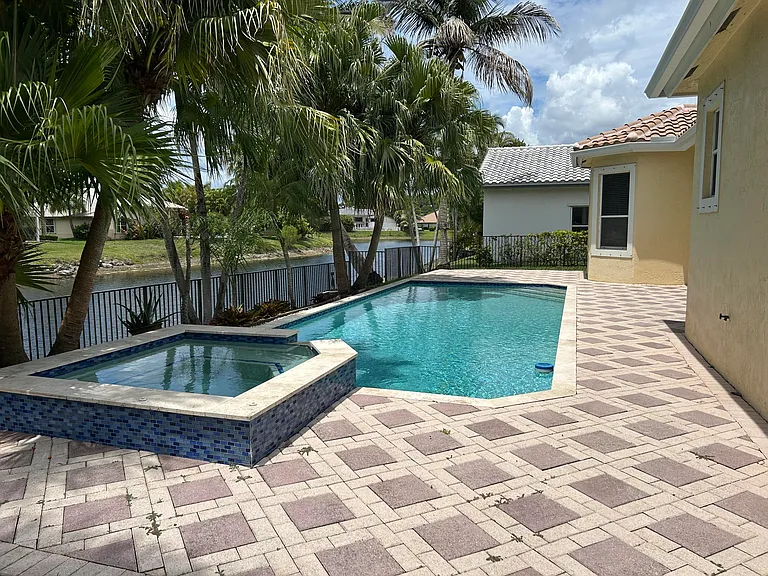 8192 NW 42nd St — Photo 35