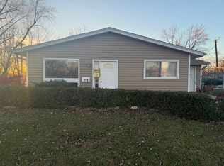 515 Walnut Dr, Streamwood, IL 60107